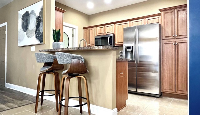 Stunning 4br home close to I-70/75, shopping and countless restaurants