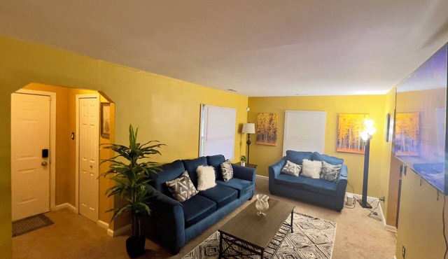 Stunning 4BR Ranch-Style Home with Modern.