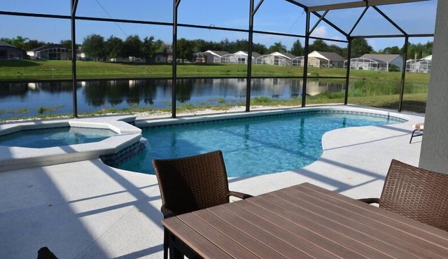 Stunning 4Br Villa, South Facing Pool, Lake View And Game Room In Disney Area.