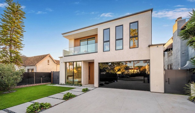 Stunning 4BR WeHo Residence Private Pool Lounge Chef's Kitchen