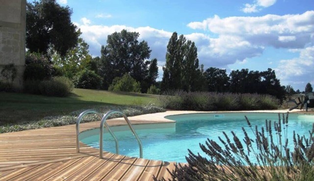Stunning 5 bedroom Aquitaine farmhouse with pool