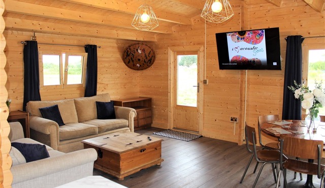 Stunning 5-Bed Cabin in Ashton Under Hill