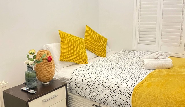 Stunning 5-Bed House in Erith, Greater London