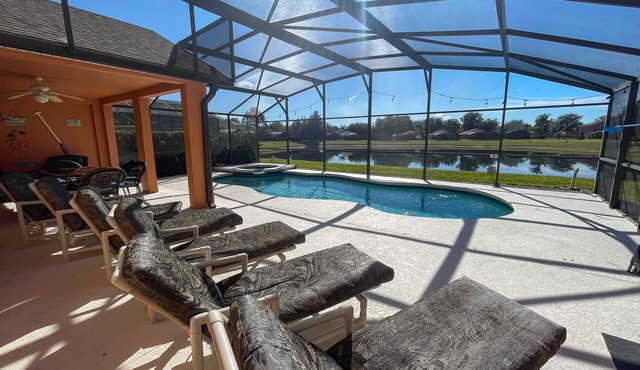 Stunning 5 Bed South-Facing Pool Lake and Conservation View and Cinema Room