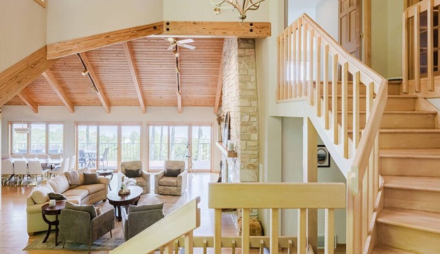 Stunning 5-bedroom, 4.5-bath Bluff home with Spectacular, Panoramic Bay Views
