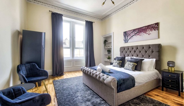 Stunning 5 bedroom apt, close to city centre, SEC, Hydro and motorway