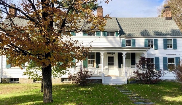 Stunning 5-bedroom Dutchess Co. home near Rhinebeck, Omega, Bard College, skiing