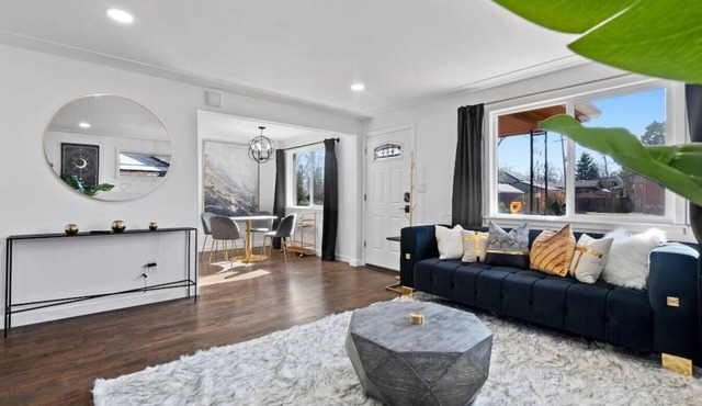 Stunning 5-Bedroom Home in DEN