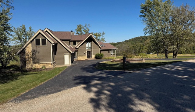 Stunning 5 bedroom home great for groups of all kinds