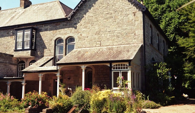 Stunning 5 Bedroom Large UNIQUE Cornish Villa 10 minutes from the North Coast.