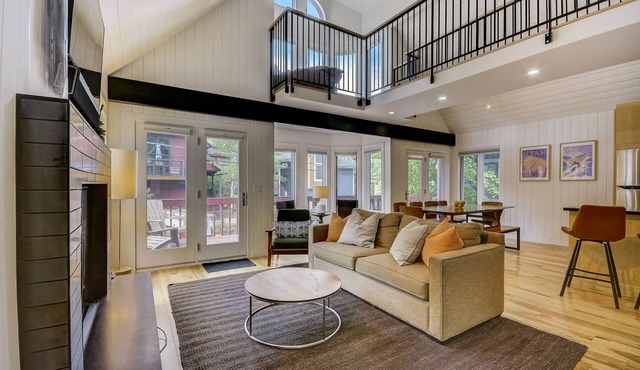 Stunning 5 Bedroom Old Town home - Sleeps 14