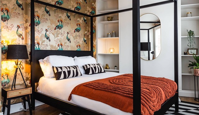 STUNNING 5 BEDROOM TOWNHOUSE 5 MINS TO CITY CENTRE