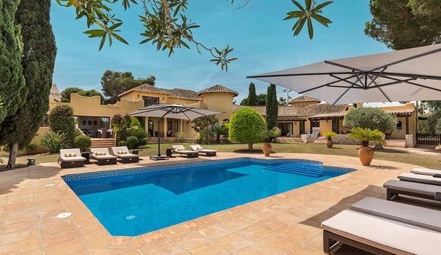 Stunning 5 bedroom villa with private pool in heart of La Manga Club. Sleeps 10