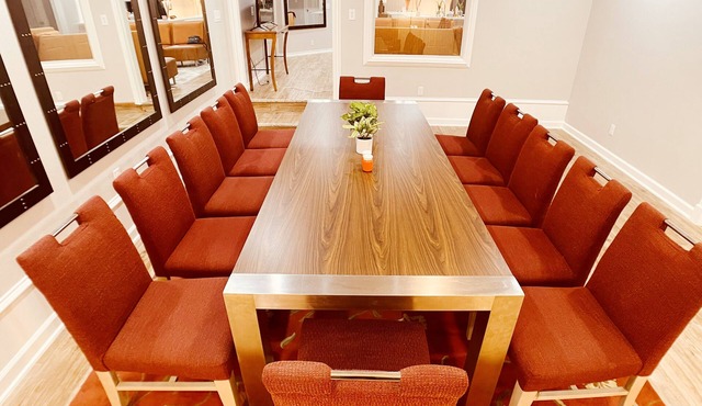 Stunning 5BR Sleeps 14 Round Rock for Large Team Events