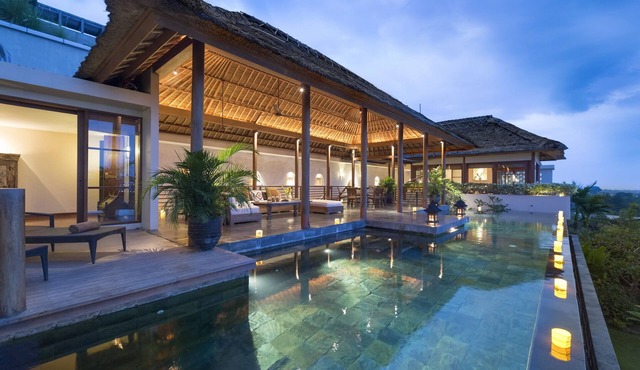 Stunning 5BR Villa, Ocean View In Jimbaran - 15Min Drive To Jimbaran Beach!