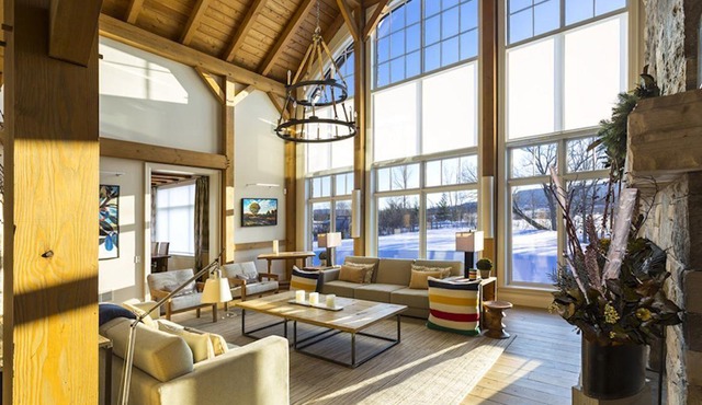 Stunning 6 Bed, 5 Bath country home with 2-Acre Property!