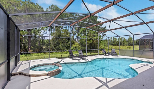 ⭐ Stunning 6 Bed 5 bath Villa | 4 King Ensuite's | Private Pool | Gated Resort ⭐