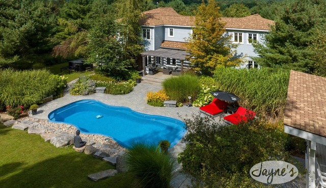 Stunning 6 Bed, 6 Bath Pool! Hot Tub! Private Oasis! Poolside Cabana! Gym!