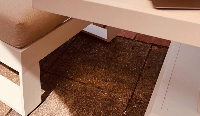 Stunning 6-bed country house with heated pool.