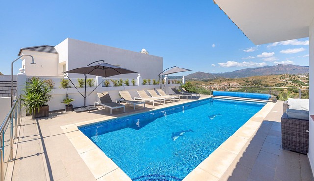 Stunning 6 Bed Villa Private Pool Mijas Golf