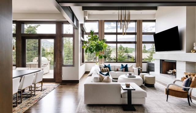 Stunning 6-bedroom Chalet in Heart of Park City 6 Home by Redawning