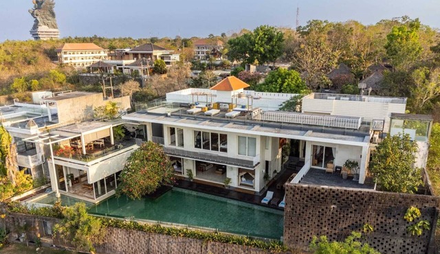 Stunning 6BR Cliffside Villa with GWK View & Private Wellness Oasis