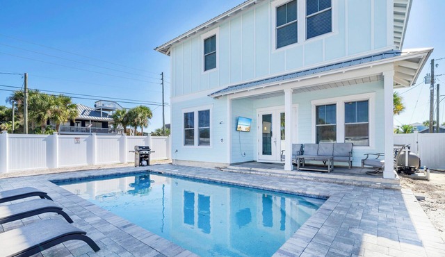 ☀️Stunning 6BR Beach Retreat with Private Pool-Walk to Beach-Salty Blue☀️