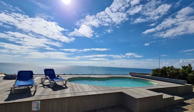 Stunning 7 bed 6 bath house on Beach Front Pool Spa Sauna Log Fire Games room