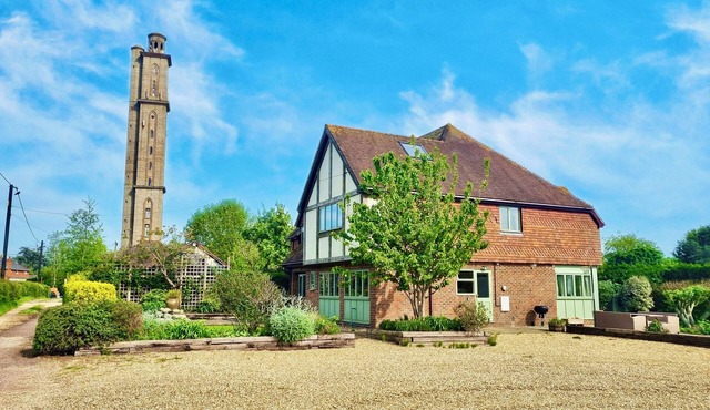 Stunning 7 Bedroom Escape Near New Forest and Beach - Large Garden - Sleeps 14