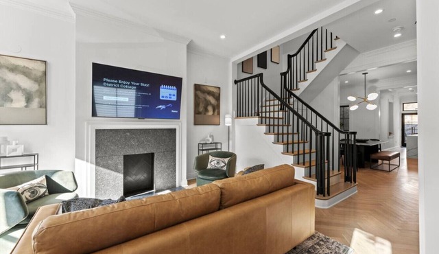 Stunning 7BR DC Rowhome | Sleeps 14 Near Capitol