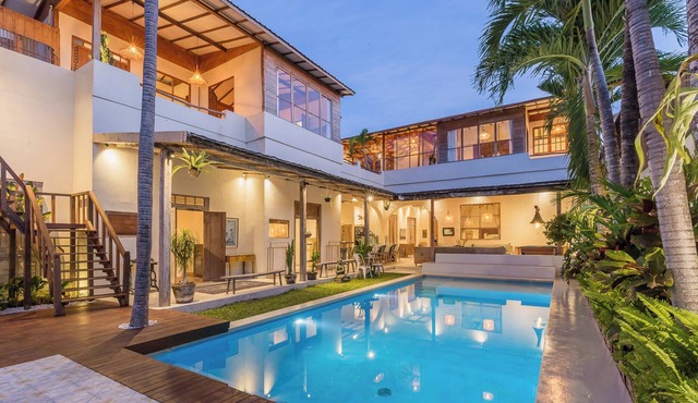 Stunning 7BR Large Group Private Pool Yoga Gym Cinema 10min Canggu Surfing Beach