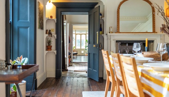 Stunning 8-Bedroom Home in Painswick