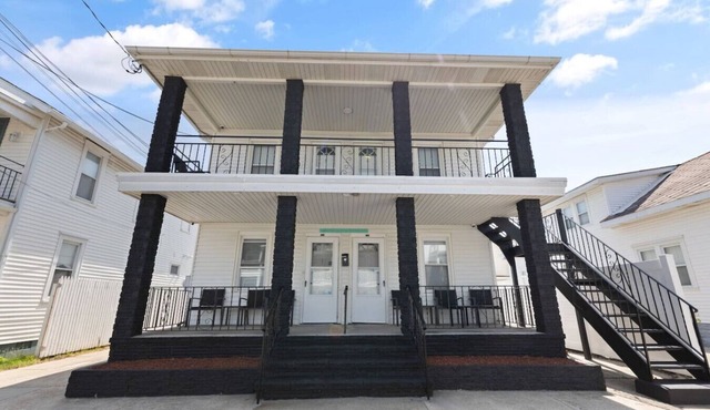 Stunning 8 beds 4 baths Minute 2 Beach & boardwalk