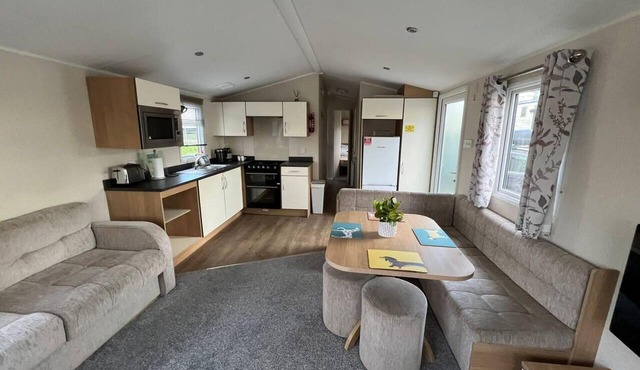 Stunning 8 Berth Caravan in Poole