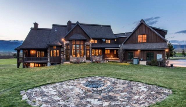 Stunning 9,900 sqft 8B Rustic Estate on 40 acre Private Ranch W/2 Hot Tubs