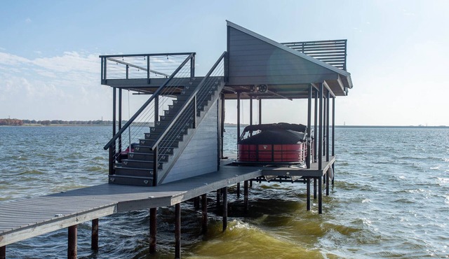 Stunning A-Frame on Main Water of Cedar Creek Lake