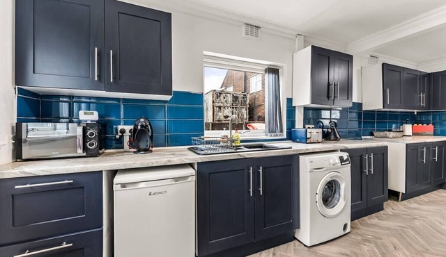 Stunning Abode in Ashford - Parking - Sleeps 7