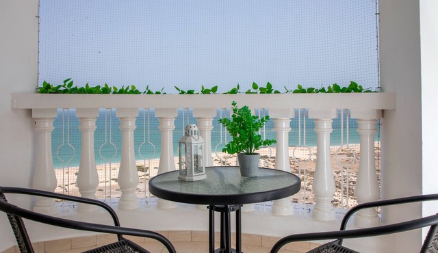 Stunning and Cozy Sea View Studio Apartment