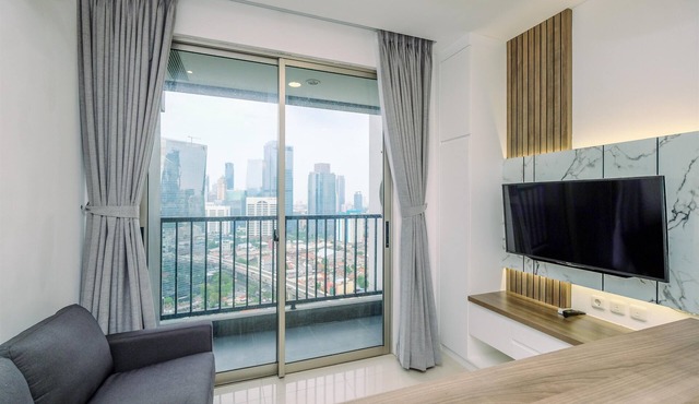Stunning And Cozy 1Br Apartment At Ciputra World 2
