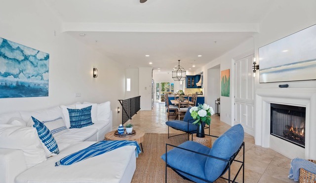 Stunning and Spacious Townhouse at West Beach with Private Rooftop Patio!