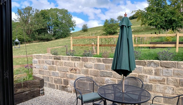 Stunning and spacious retreat, minutes from glorious countryside, pubs and walks