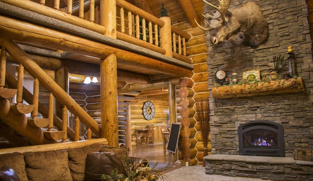 Stunning and Spacious LaBelle Lake Retreat