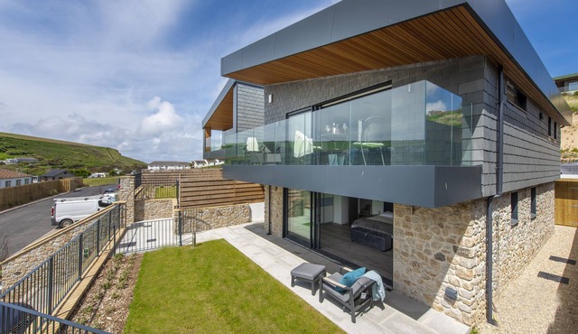 Stunning and stylish abode, close to the golden sands of Mawgan Porth beach