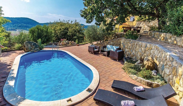 Stunning apartment in Supetarska Draga