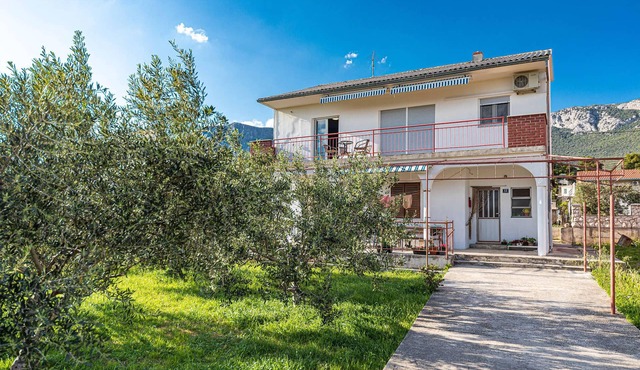 Stunning apartment in Kastel Sucurac with WiFi