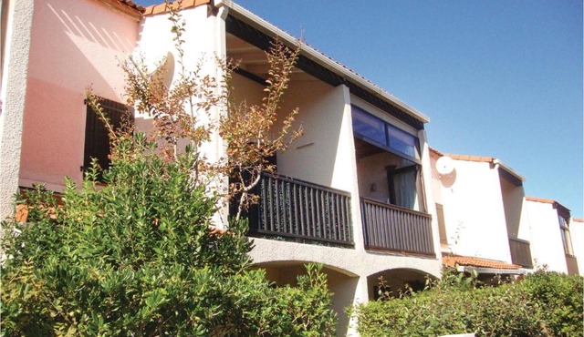 Stunning apartment in Argels-sur-Mer with 3 Bedrooms and WiFi