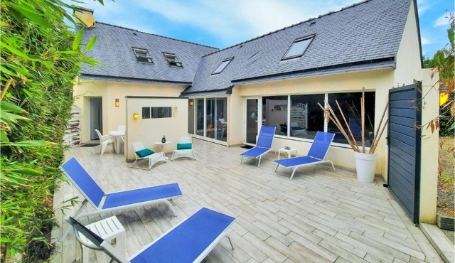 Stunning Apartment In Moelan Sur Mer With Sauna, Wifi And Outdoor Swimming Pool