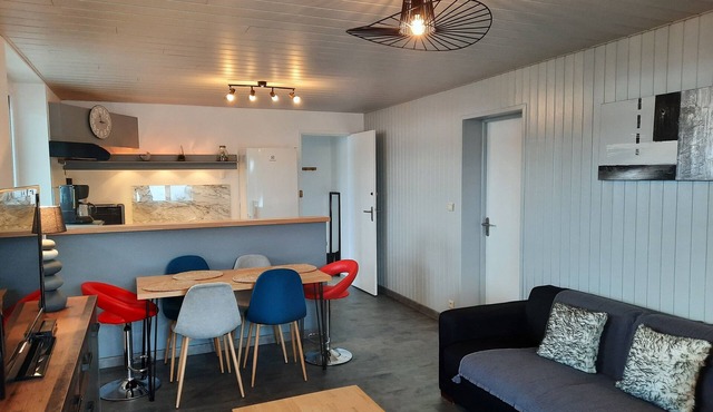 Stunning apartment by the lake