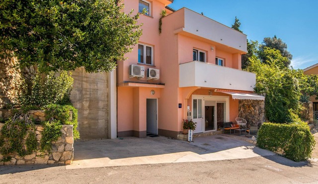 Stunning apartment in Stara Baska with WiFi