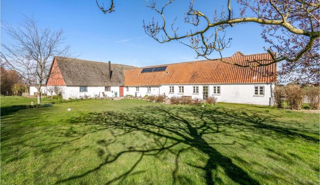 Stunning Apartment In Nørre Alslev